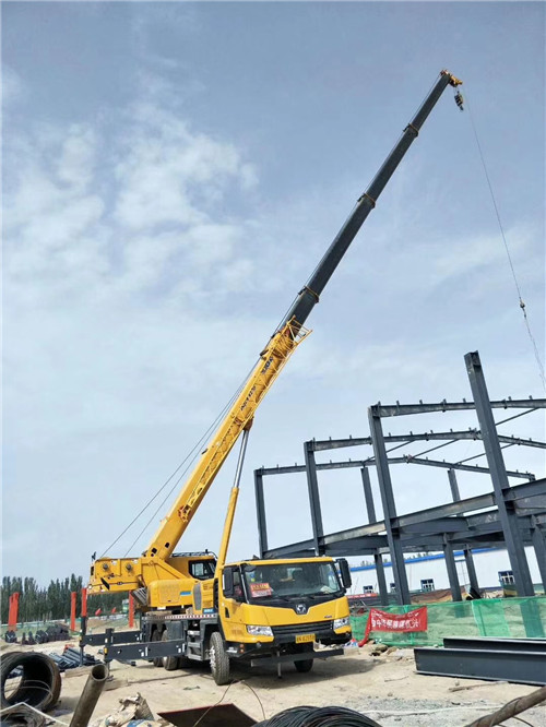 炎陵县超高层建筑钢结构吊装案例